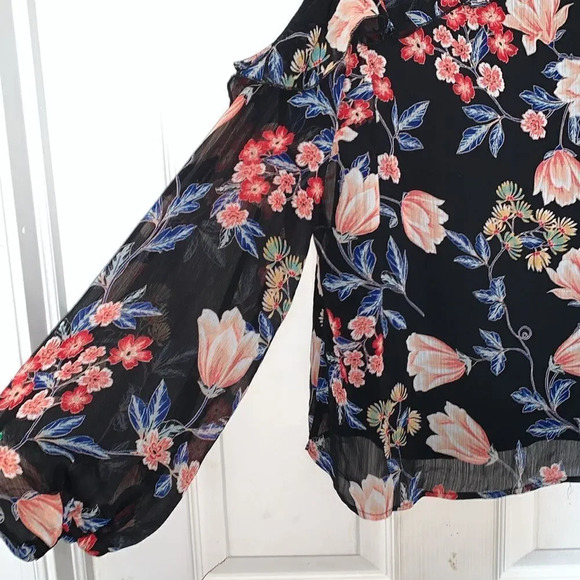 Venus Cold Shoulder Floral Top - Picture 4 of 5